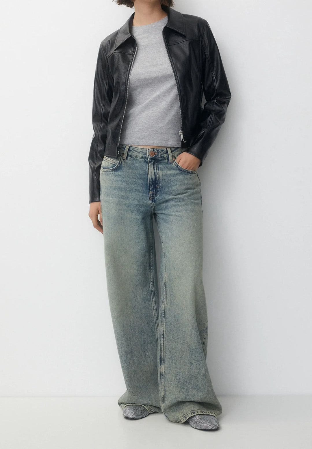 Veste en cuir synthétique verni noir