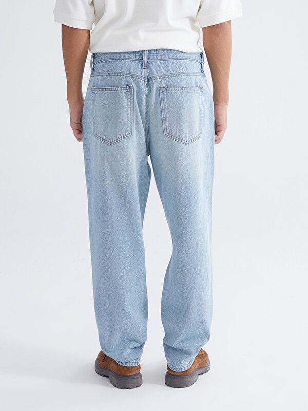 Moudda LC Waikiki - Jean basique en denim pour Homme couleur Bleu indigo clair rodé - Tunisie 4