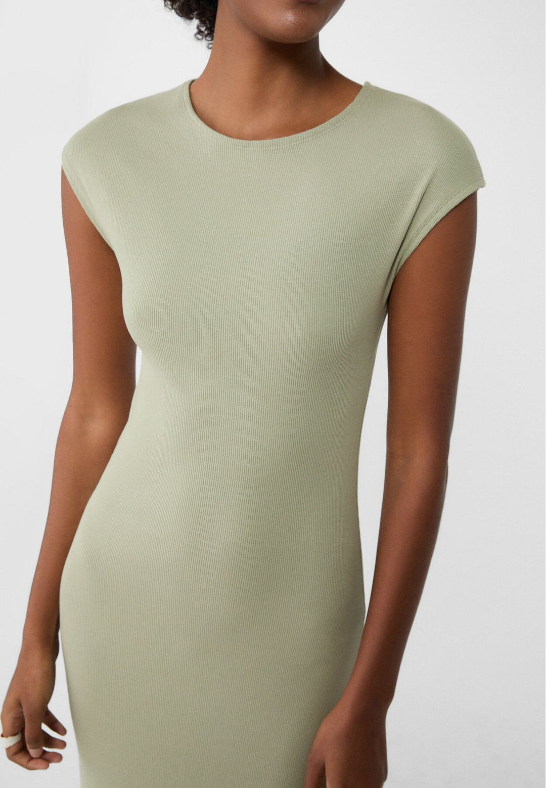 Moudda STRADIVARIUS - Robe Midi en Maille Rib Mini Manches - Tunisie 4