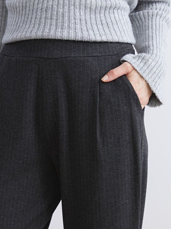 Moudda LC Waikiki - Pantalon tissé moyen Femme Rayures grises - Tunisie 3