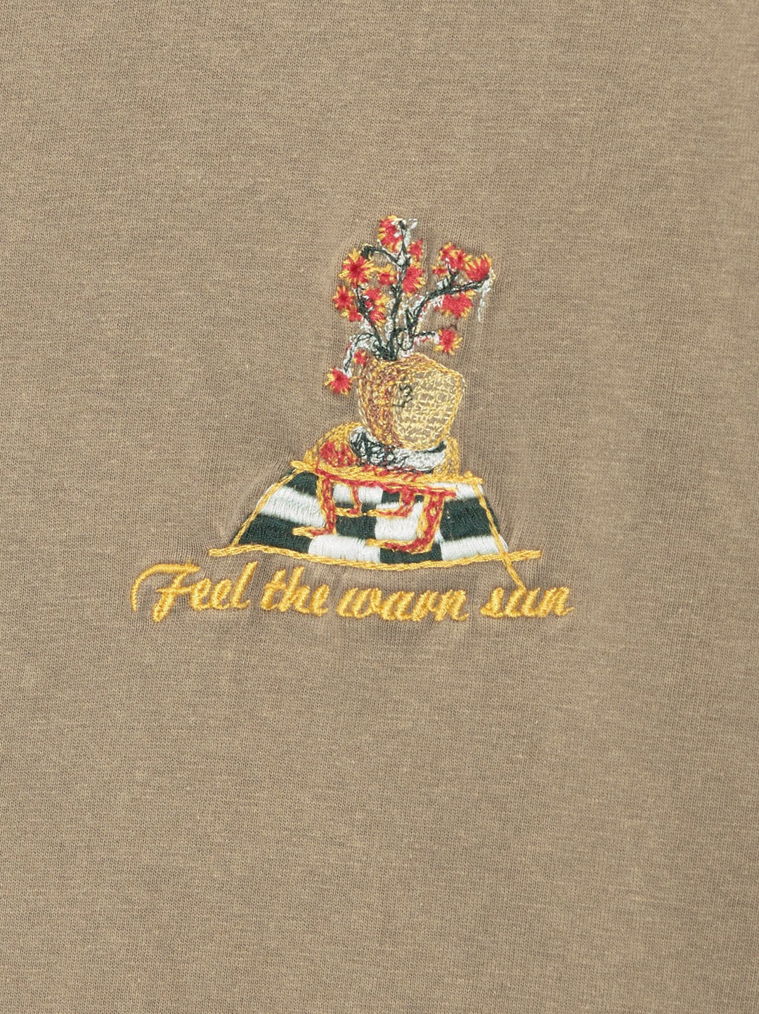 Moudda PULL & BEAR - T-Shirt Lavé Usé Brodé Feel The Warm Sun - Tunisie 2