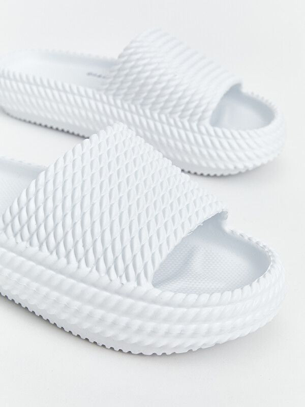 Moudda LC Waikiki - Pantoufles légères pour Femme couleur Blanc - Tunisie 3