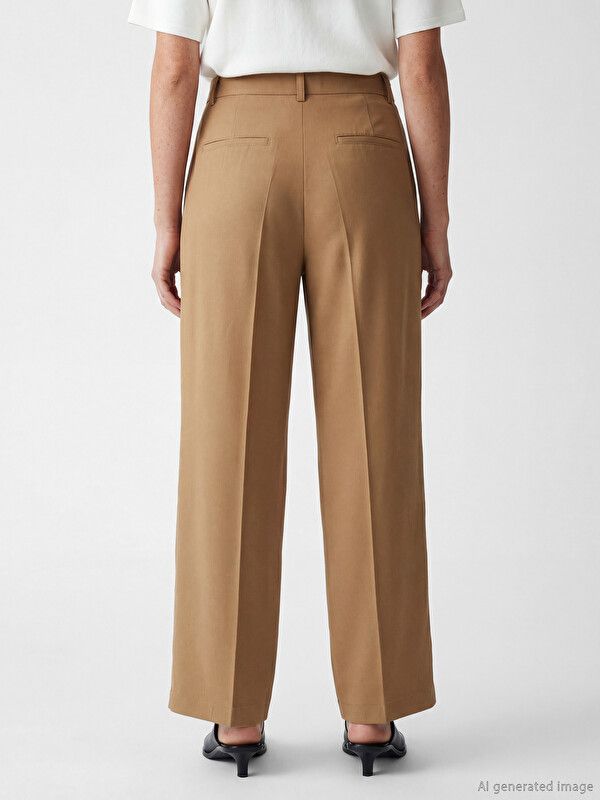 Moudda LC Waikiki - Pantalon fin en tissu pour Femme couleur Kaki - Tunisie 3