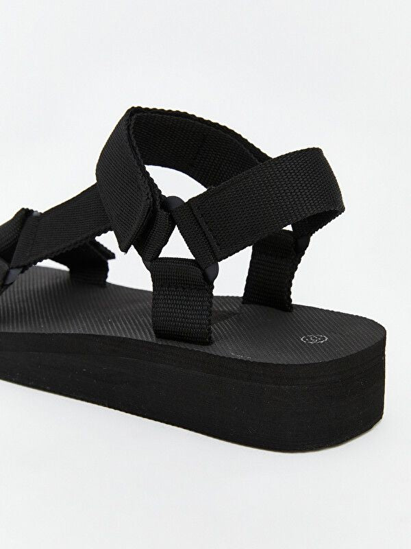 Moudda LC Waikiki - Pantoufles pour Femme couleur Noir - Tunisie 5
