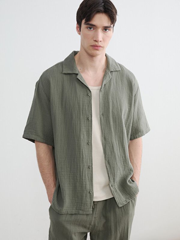 Moudda LC Waikiki - Chemise manches courtes en tissu pour Homme couleur Vert kaki - Tunisie 1