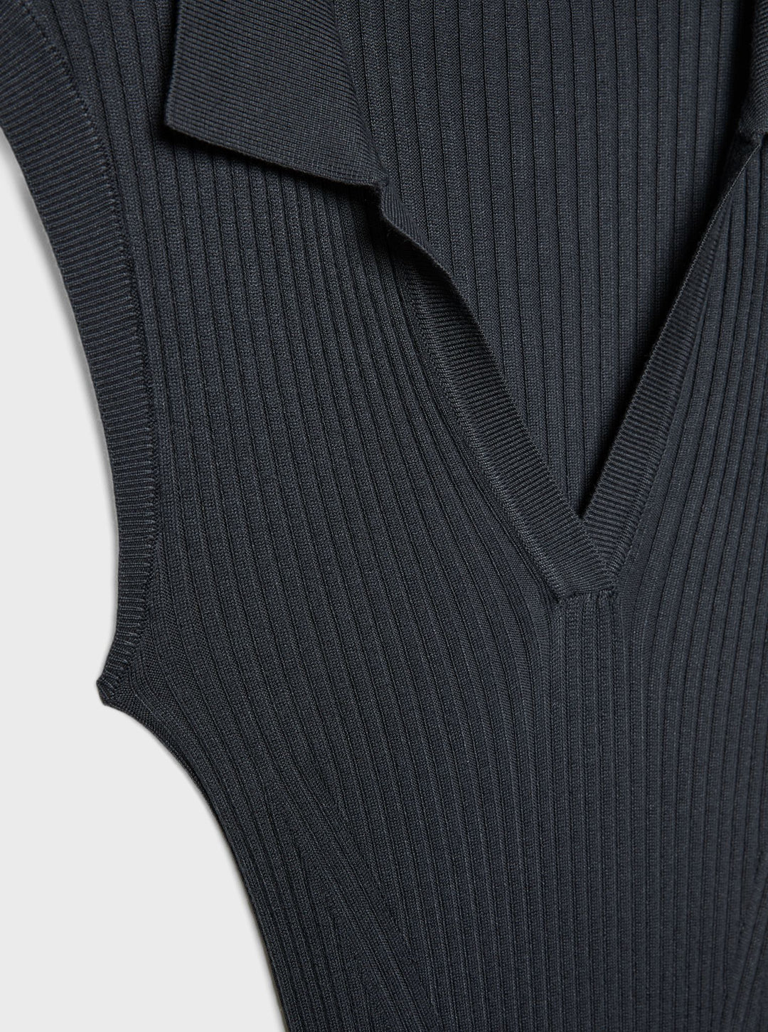 Moudda STRADIVARIUS - Robe S/M avec Col Polo - Tunisie 1