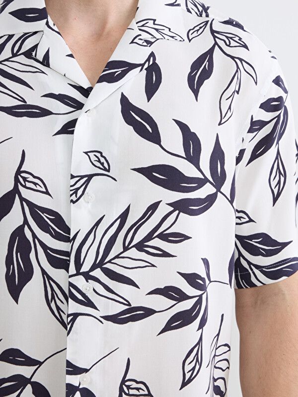 Moudda LC Waikiki - Chemise imprimée manches courtes en tissu pour Homme couleur Blanc imprimé - Tunisie 3
