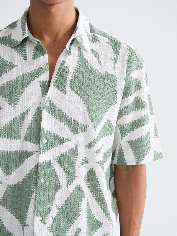 Moudda LC Waikiki - Chemise imprimée manches courtes en tissu pour Homme couleur Vert terne - Tunisie 3