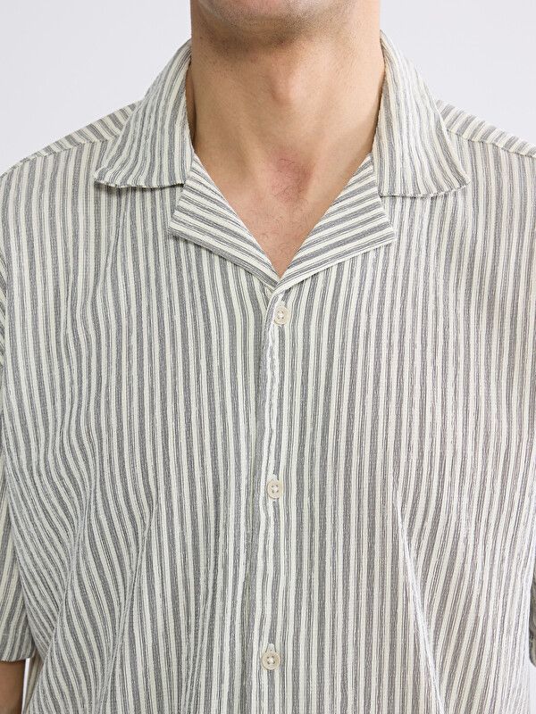 Moudda LC Waikiki - Chemise manches courtes en tissu pour Homme couleur Écru rayé - Tunisie 3