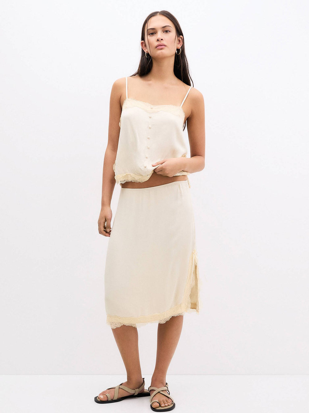 Moudda PULL & BEAR - Jupe Midi Dentelle - Boutons - Tunisie 2