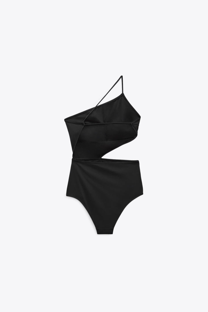 https://static.zara.net/photos/2023/V/0/1/p/0167/010/800/2/0167010800_6_2_1.jpg?ts=1682419514383