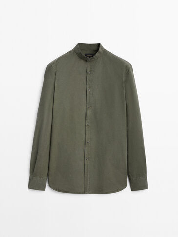 https://static.massimodutti.net/3/photos/2023/I/0/2/p/0180/440/500/0180440500_1_1_3.jpg?ts=1677234270414