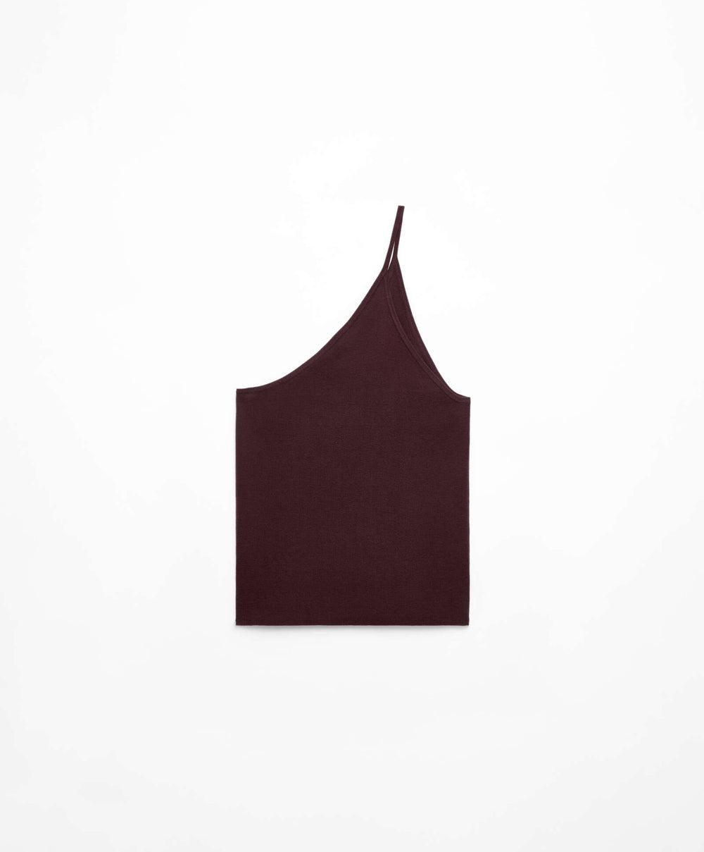 https://static.oysho.net/6/photos2/2023/V/3/1/p/0241/340/717/0241340717_4_2_1.jpg?ts=1675338338378