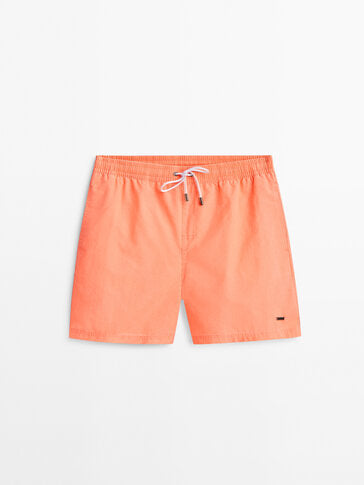 https://static.massimodutti.net/3/photos/2023/I/0/2/p/0302/281/617/0302281617_1_1_3.jpg?ts=1686119685232