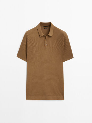 https://static.massimodutti.net/3/photos/2023/I/0/2/p/0959/303/782/0959303782_1_1_3.jpg?ts=1679487714188