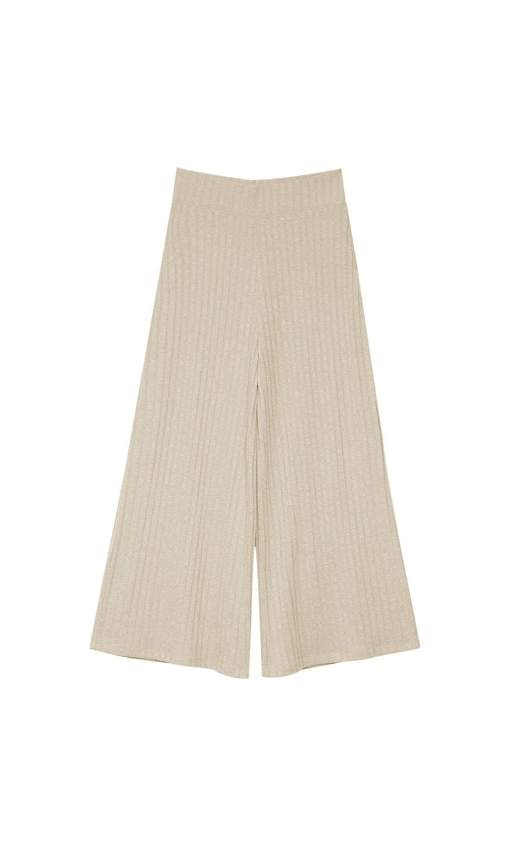 https://static.e-stradivarius.net/5/photos3/2022/I/0/1/p/1113/107/430/1113107430_6_1_1.jpg?ts=1655282353240