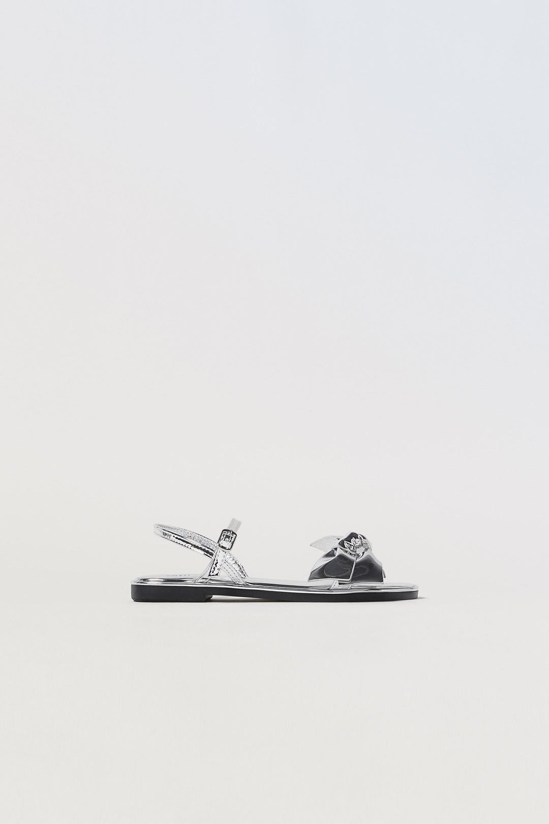 https://static.zara.net/photos/2023/I/1/3/p/2603/230/808/2/2603230808_6_1_1.jpg?ts=1687186397122