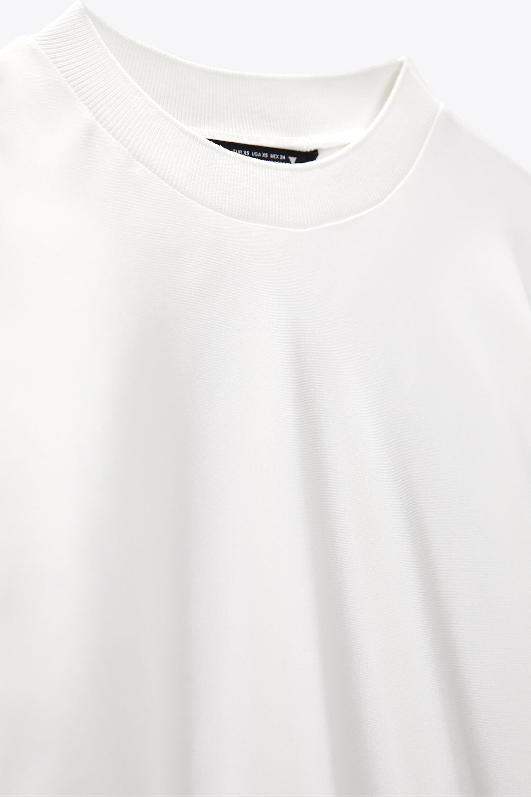 https://static.zara.net/photos/2023/V/0/1/p/2614/331/250/2/2614331250_6_3_1.jpg?ts=1675852906935