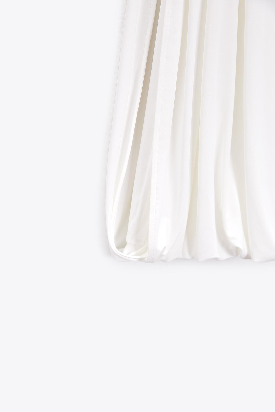 https://static.zara.net/photos/2023/V/0/1/p/2932/097/250/2/2932097250_6_4_1.jpg?ts=1678794271695