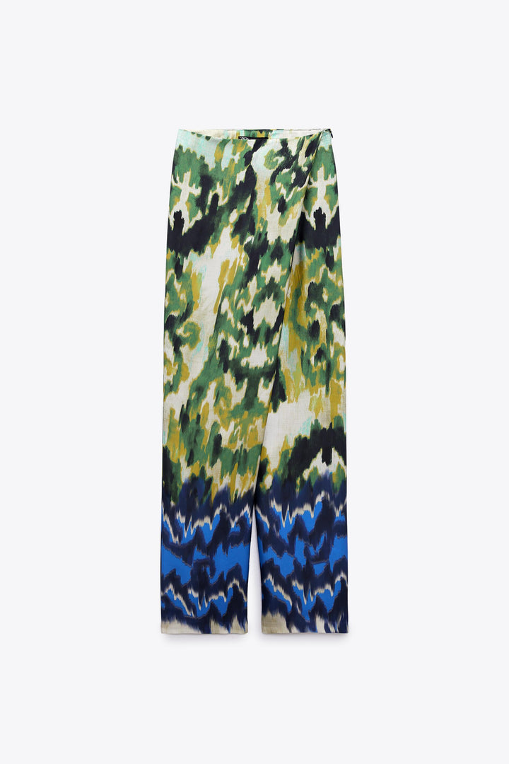 https://static.zara.net/photos/2023/V/0/1/p/3105/204/330/2/3105204330_6_1_1.jpg?ts=1679412342101
