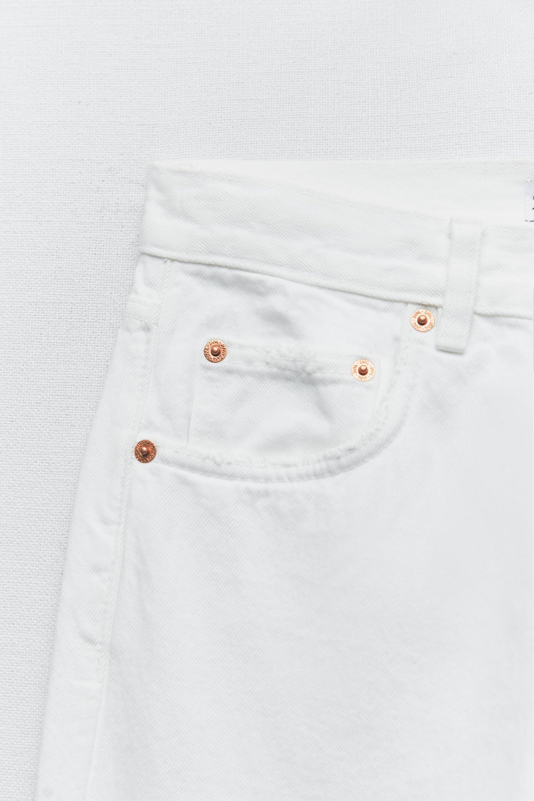 https://static.zara.net/photos/2023/V/0/1/p/4365/040/250/2/4365040250_6_3_1.jpg?ts=1678262149729