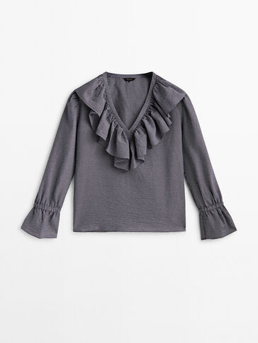 https://static.massimodutti.net/3/photos/2023/I/0/1/p/5117/642/462/5117642462_1_1_3.jpg?ts=1674636363688