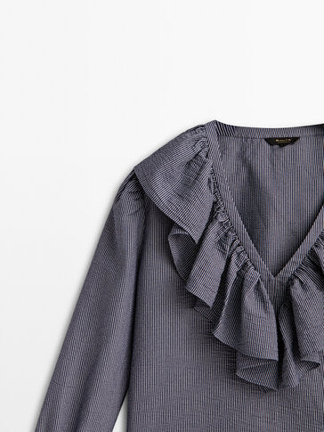 https://static.massimodutti.net/3/photos/2023/I/0/1/p/5117/642/462/5117642462_2_1_3.jpg?ts=1674636363688