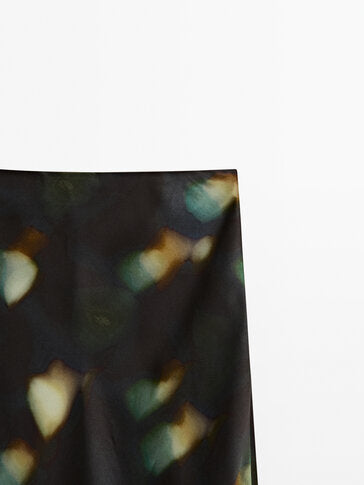 https://static.massimodutti.net/3/photos/2022/I/0/1/p/5200/810/407/5200810407_2_2_3.jpg?ts=1667227813366