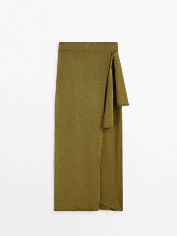 https://static.massimodutti.net/3/photos/2023/V/0/1/p/5231/676/515/5231676515_1_1_3.jpg?ts=1679325689660