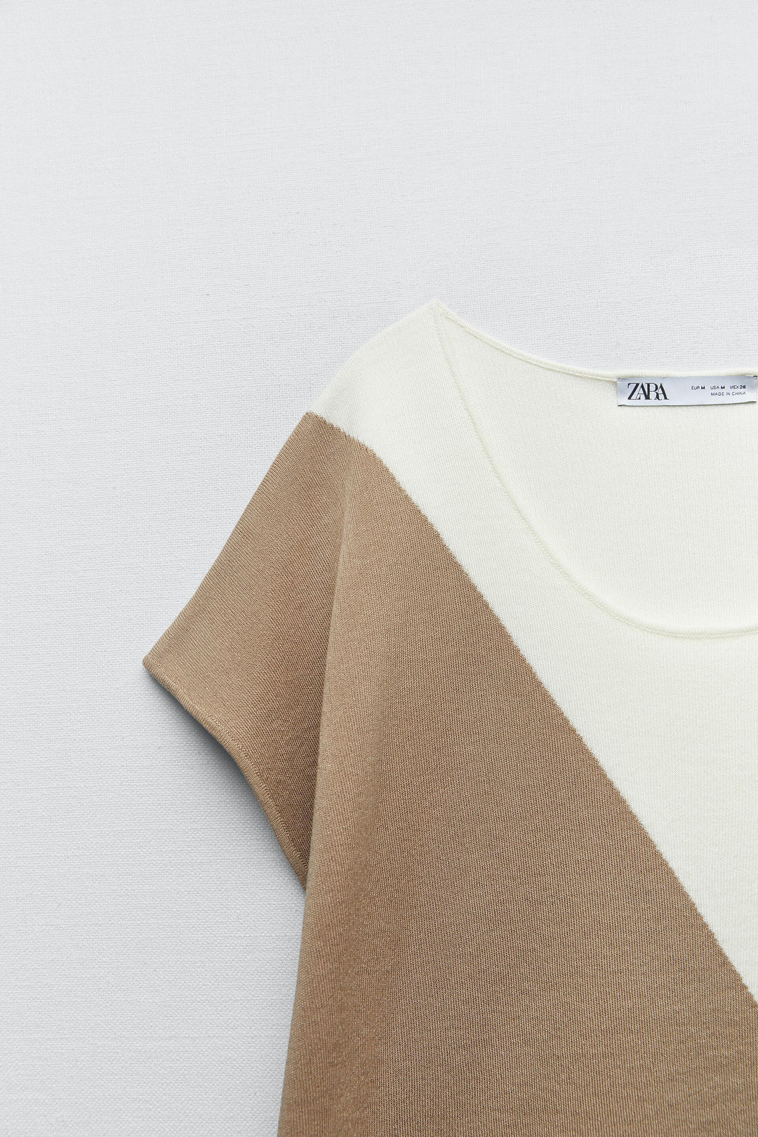 https://static.zara.net/photos/2023/V/0/1/p/5536/046/737/2/5536046737_6_3_1.jpg?ts=1680184555573