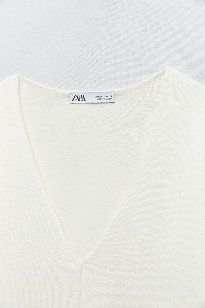 https://static.zara.net/photos/2023/V/0/1/p/5536/048/712/2/5536048712_6_3_1.jpg?ts=1680703388562