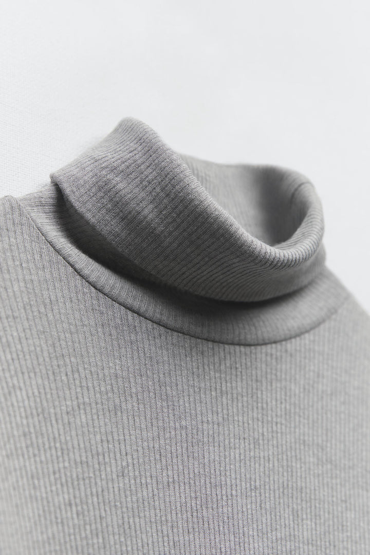 https://static.zara.net/photos/2023/V/0/1/p/5644/007/802/2/5644007802_6_3_1.jpg?ts=1674040925817