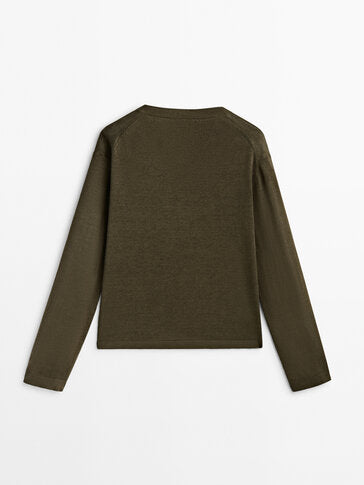 https://static.massimodutti.net/3/photos/2023/V/0/1/p/5717/538/507/5717538507_2_1_3.jpg?ts=1677662882497