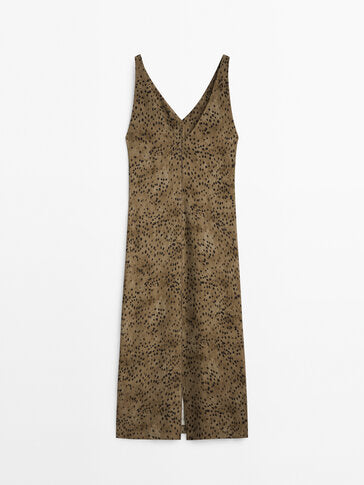 https://static.massimodutti.net/3/photos/2023/I/0/1/p/6611/841/500/6611841500_1_1_3.jpg?ts=1677498781625