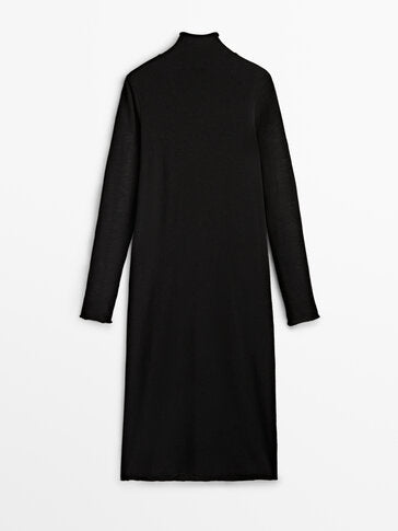 https://static.massimodutti.net/3/photos/2023/I/0/1/p/6696/567/800/6696567800_2_1_3.jpg?ts=1669800322592