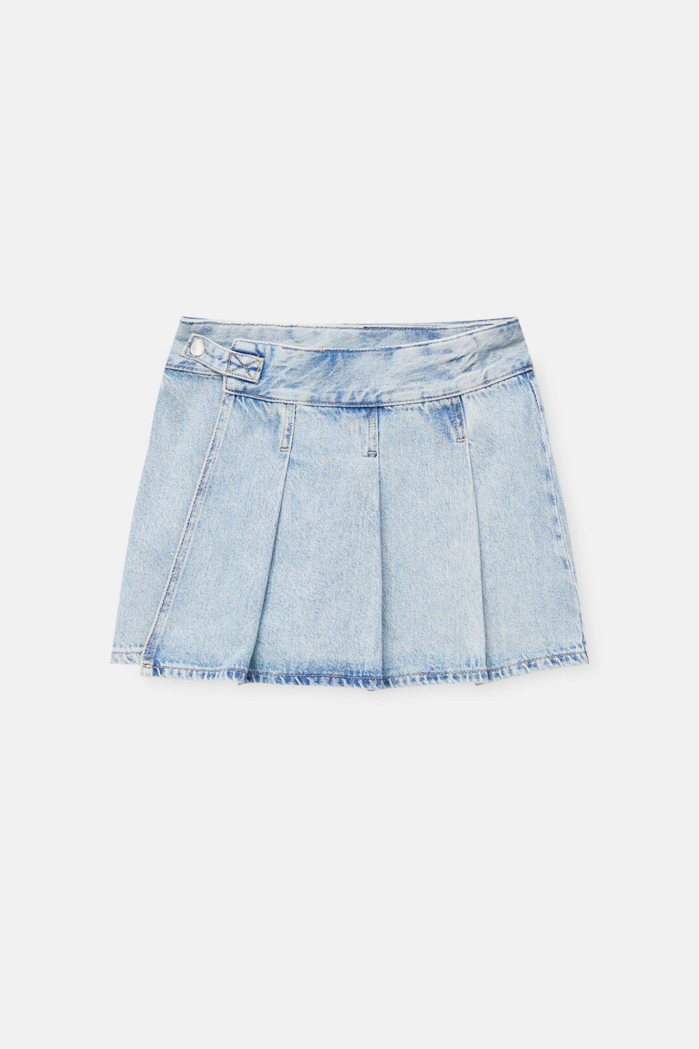 https://static.pullandbear.net/2/photos/2023/V/0/1/p/7395/311/406/7395311406_2_6_1.jpg?ts=1682062214845