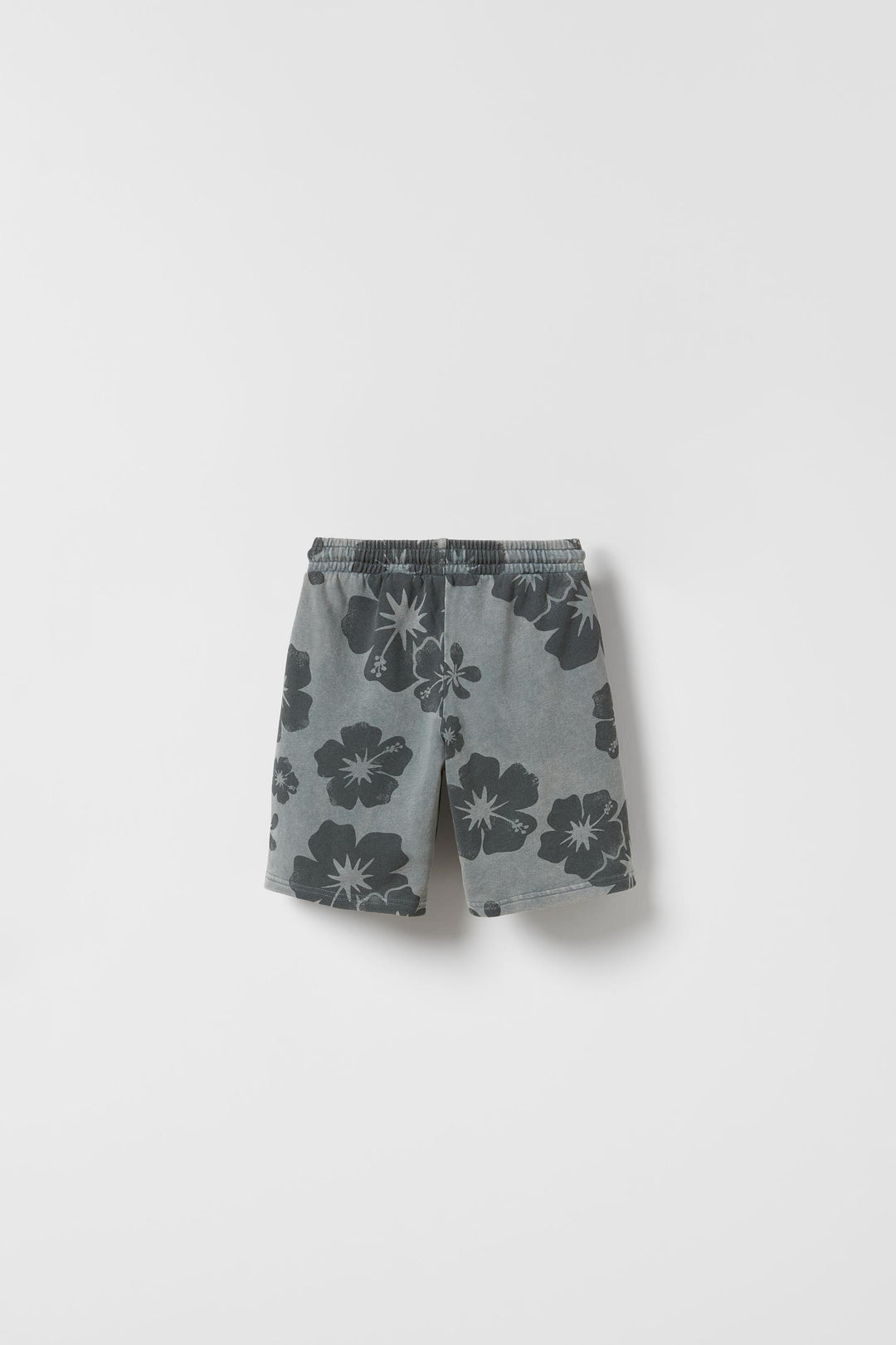 https://static.zara.net/photos/2023/I/0/3/p/7878/770/802/2/7878770802_6_2_1.jpg?ts=1684157372544