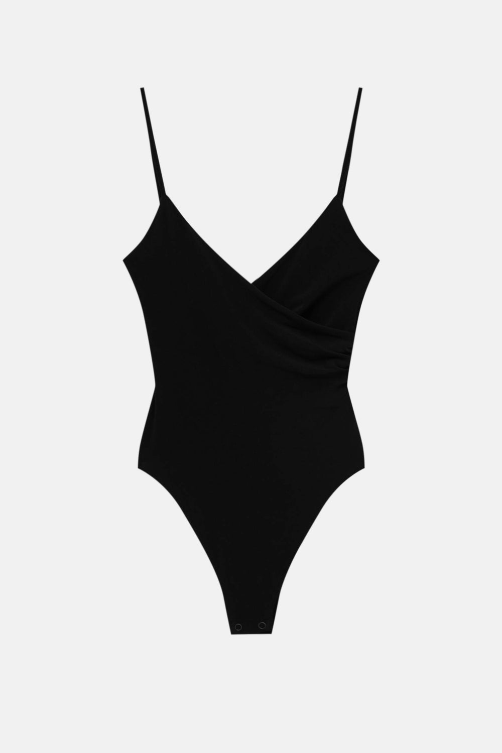 https://static.pullandbear.net/2/photos/2023/V/0/1/p/8245/352/800/8245352800_2_6_1.jpg?ts=1677694341511