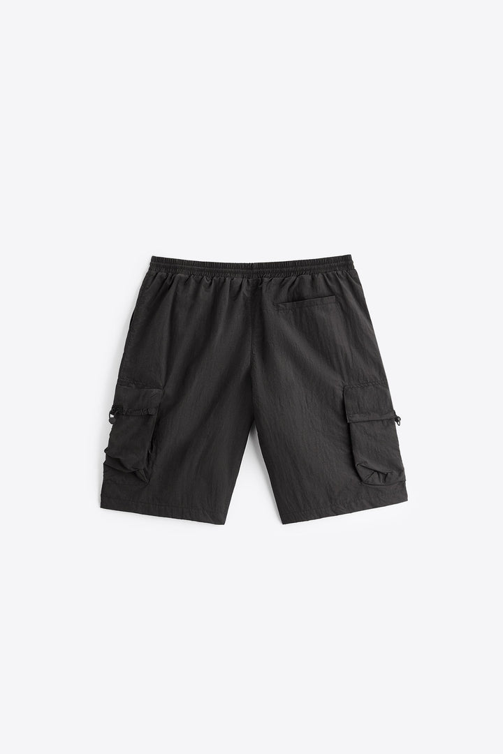 https://static.zara.net/photos/2023/V/0/2/p/8281/390/800/2/8281390800_6_2_1.jpg?ts=1681288629533