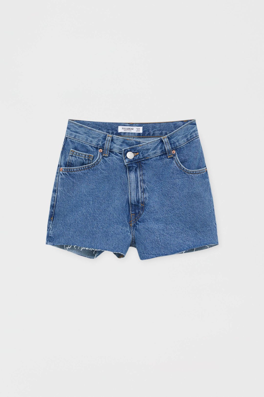 https://static.pullandbear.net/2/photos/2022/I/0/1/p/8692/305/427/8692305427_2_6_1.jpg?ts=1651825235913