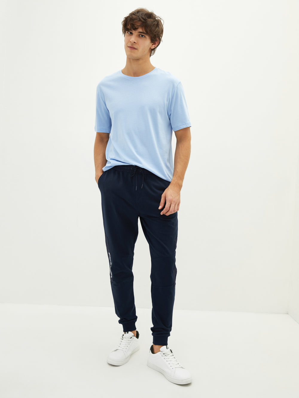 Joggings W1AL88Z8/HRZ marque LC Waikiki Moudda Tunisie 2